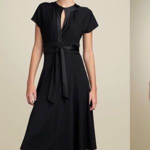 DVF svetlana short sleeve wrap dress black size 6